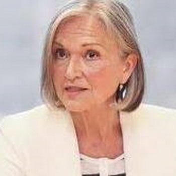 Anna Ford Biography